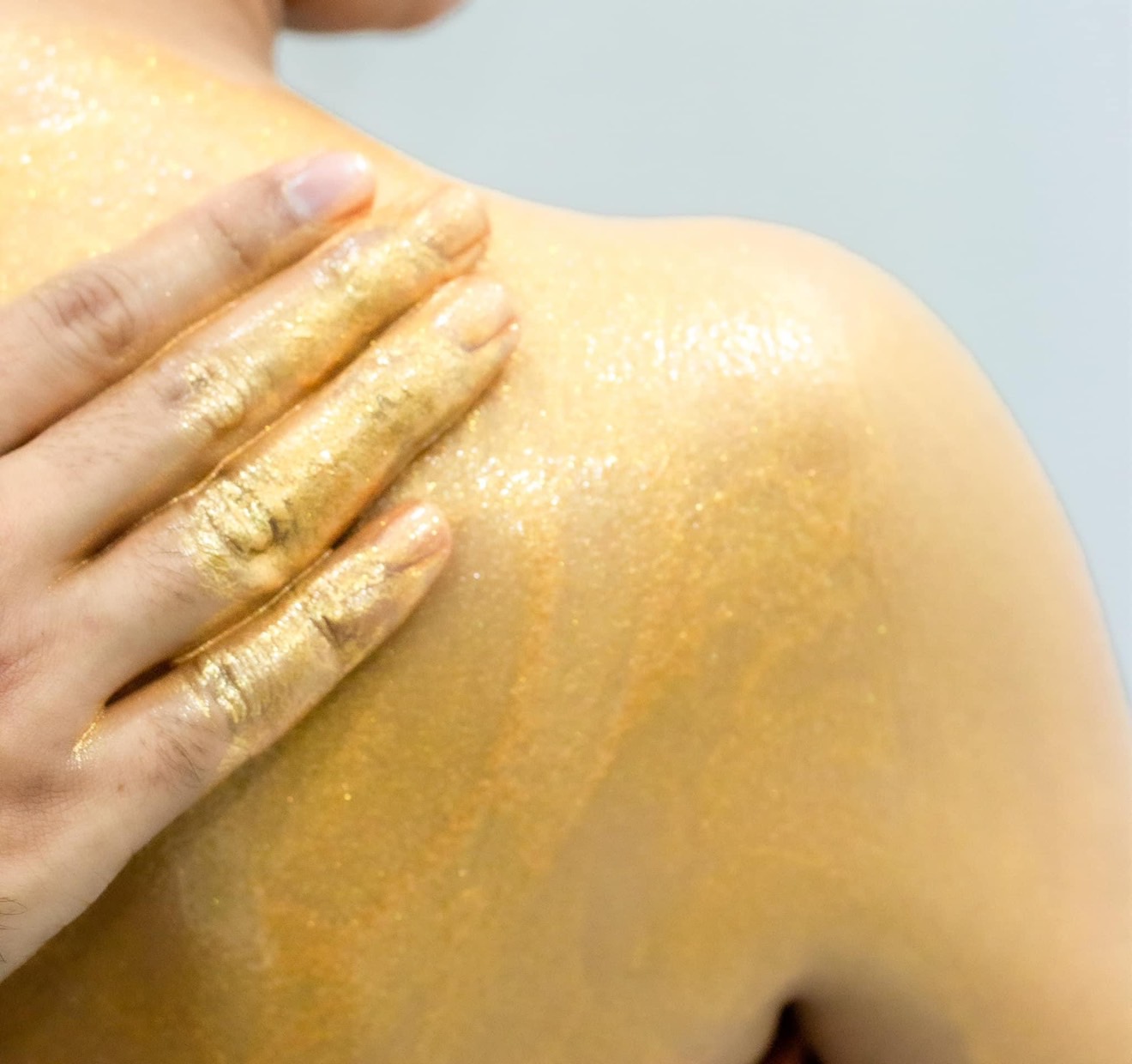 GOLD Aromatherapy Oil Massage
